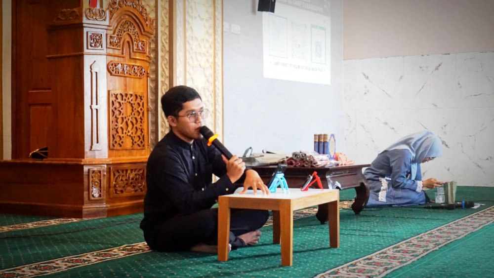 ikhwan-speaker.webp